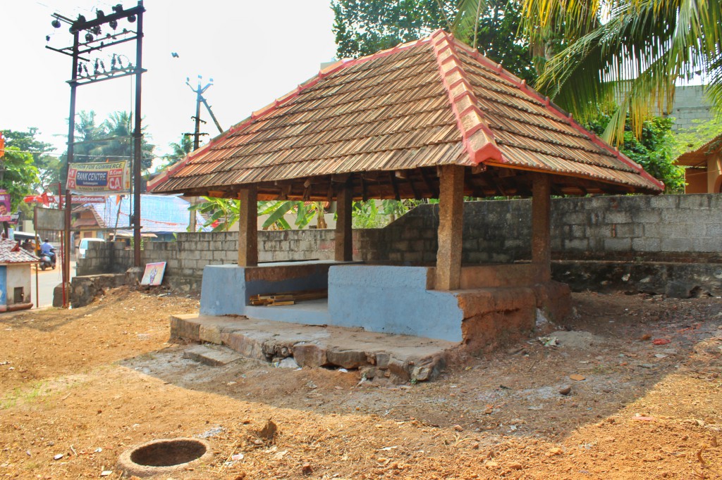 Vazhiyambalam side view